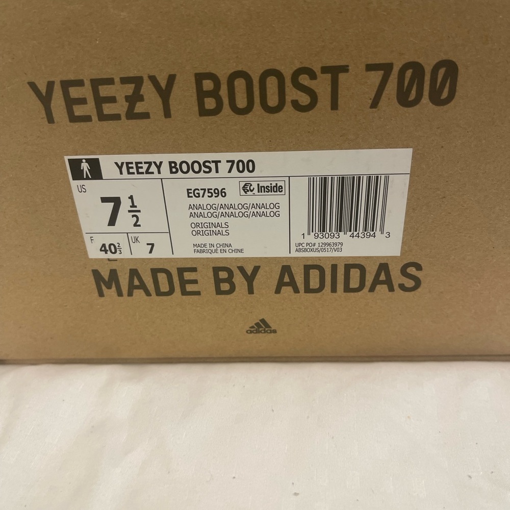 Adidas Yeezy Boost 700 (Analog) Sneakers NWT - Picture 5 of 7